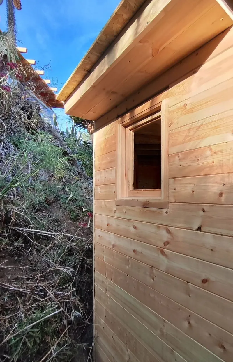 Baño y extensiones de una yurta