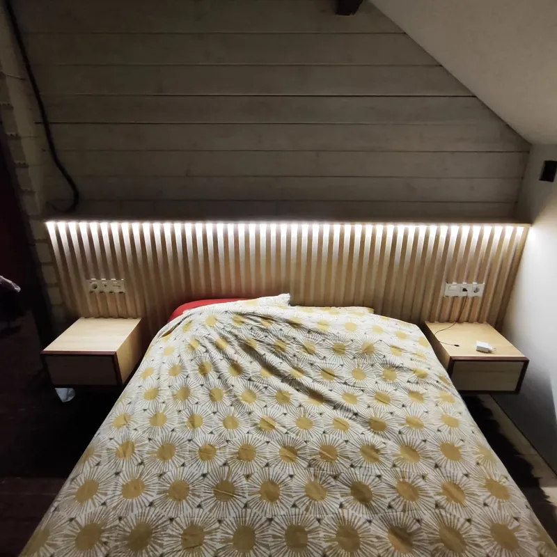 Cabecero de cama de haya y contrachapado